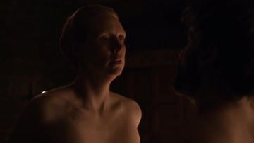 Brienne of Tarth loses her virginity