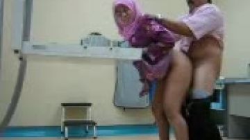 Malaysian doctor bangs married woman in test room