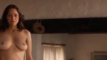Marion Cotillard et ses seins 
