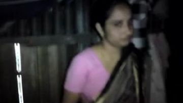 Lokale, indische Dame betrügt mit echten Sex Maniac