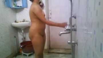 Bhabhi geht schön duschen