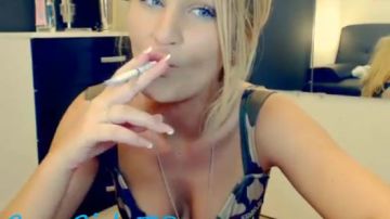 Blonde with nice natural tits on her webcam