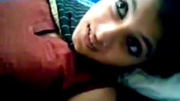 Pretty teen Indian girl get laid in homemade