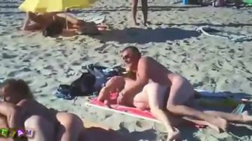 Sexo livre e excitante na praia