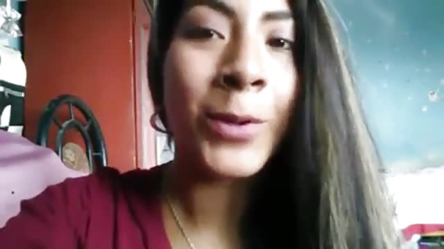 Latina Jovencita Presume Delante De Las Cámaras Porndroids